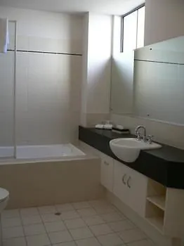 Rnr Serviced Apartments Adelaide - Wakefield St