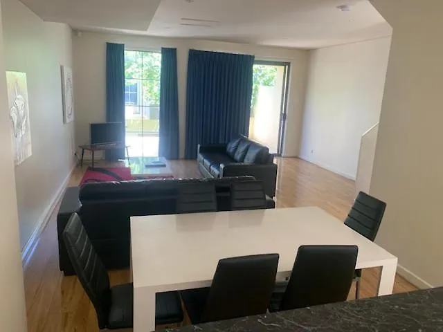 Rnr Serviced Apartments Adelaide - Wakefield St Apart Otel